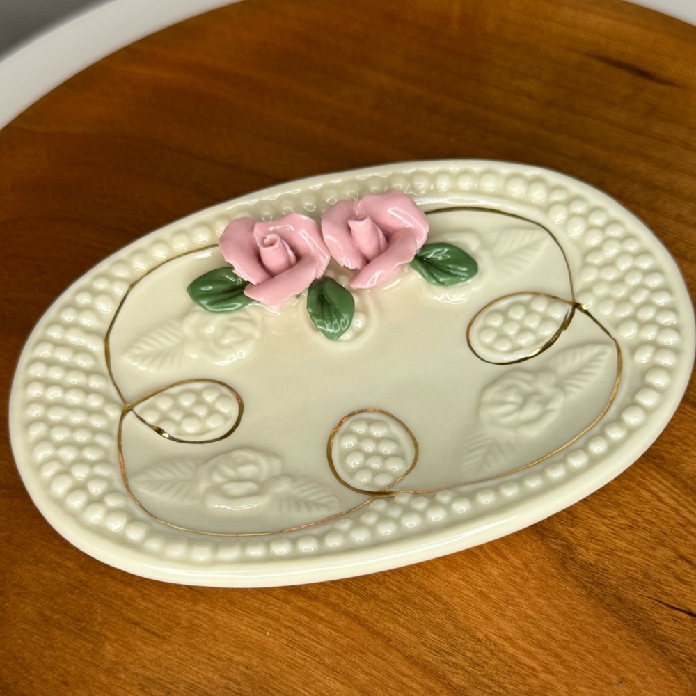 Vintage trinket tray or soap dish